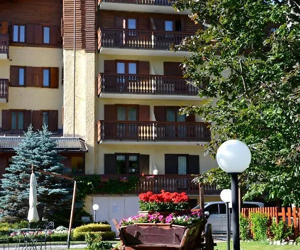 Szálloda Bucaneve 3*