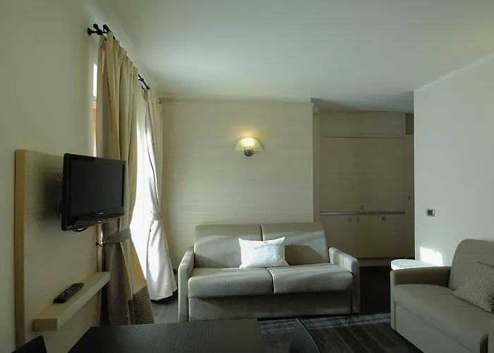 Bucaneve Szálloda 3*