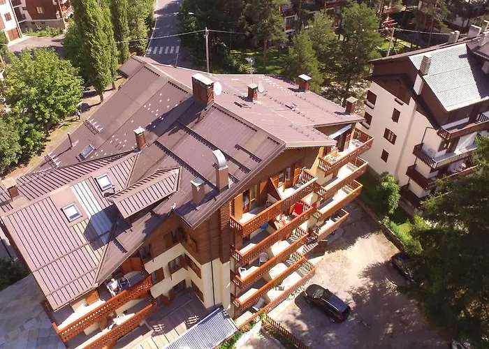 Bucaneve Szálloda 3*