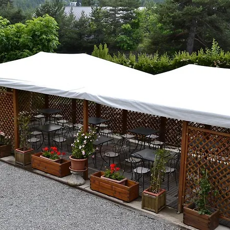 מלון Bucaneve 3*